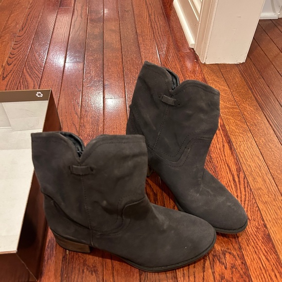 NWT Franco Sarto Mission Suede Ankle Boots Gray-ish brown Size 9 1/2 - Picture 3 of 12